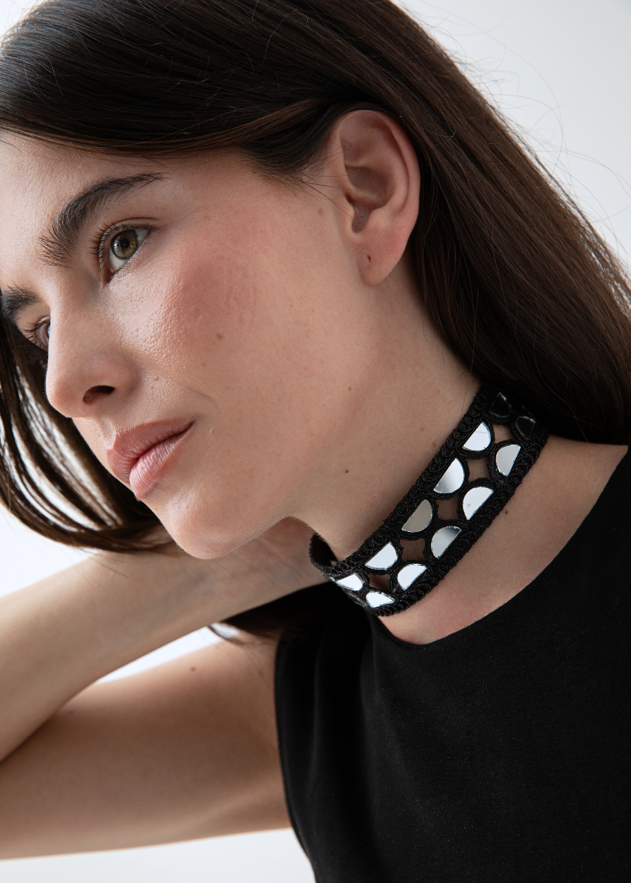 Chocker_espejos_vong_sabbay